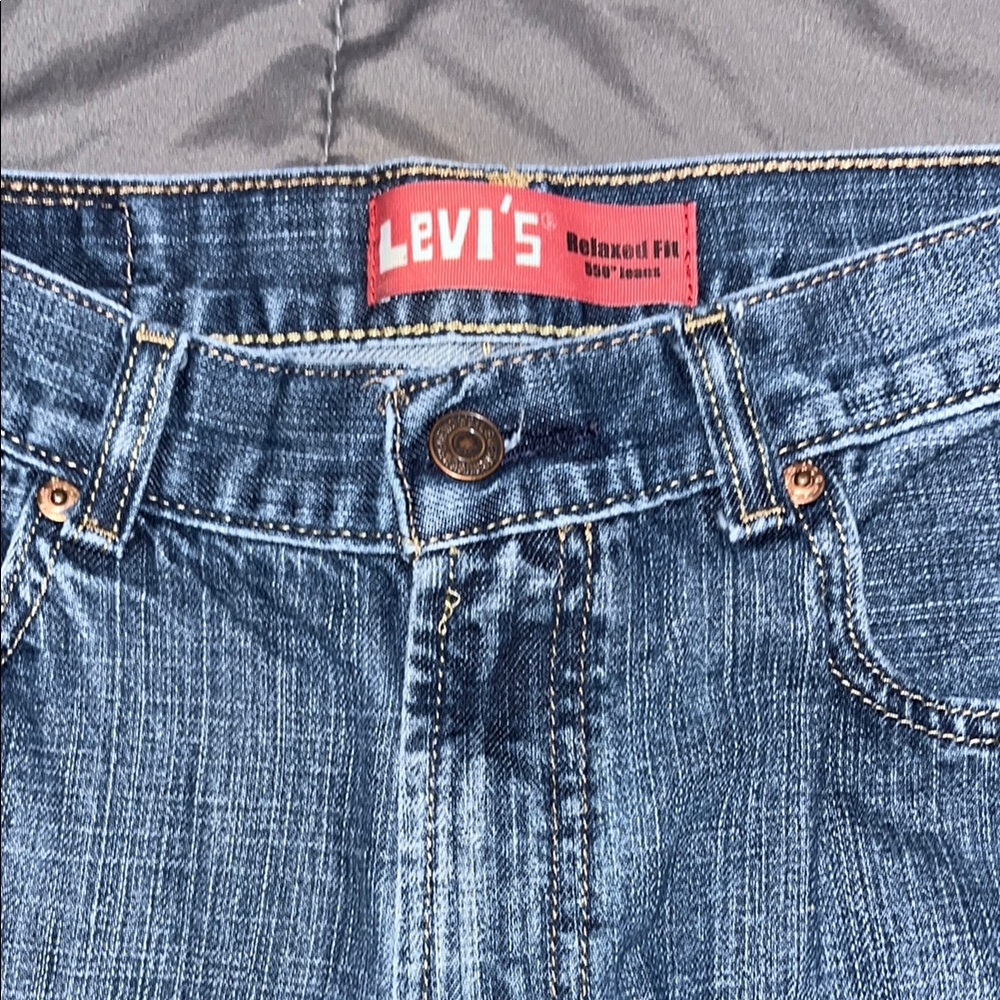 Boys size 29X29 relaxed fit Levi's Blue Relaxed Jeans with Classic Denim Style